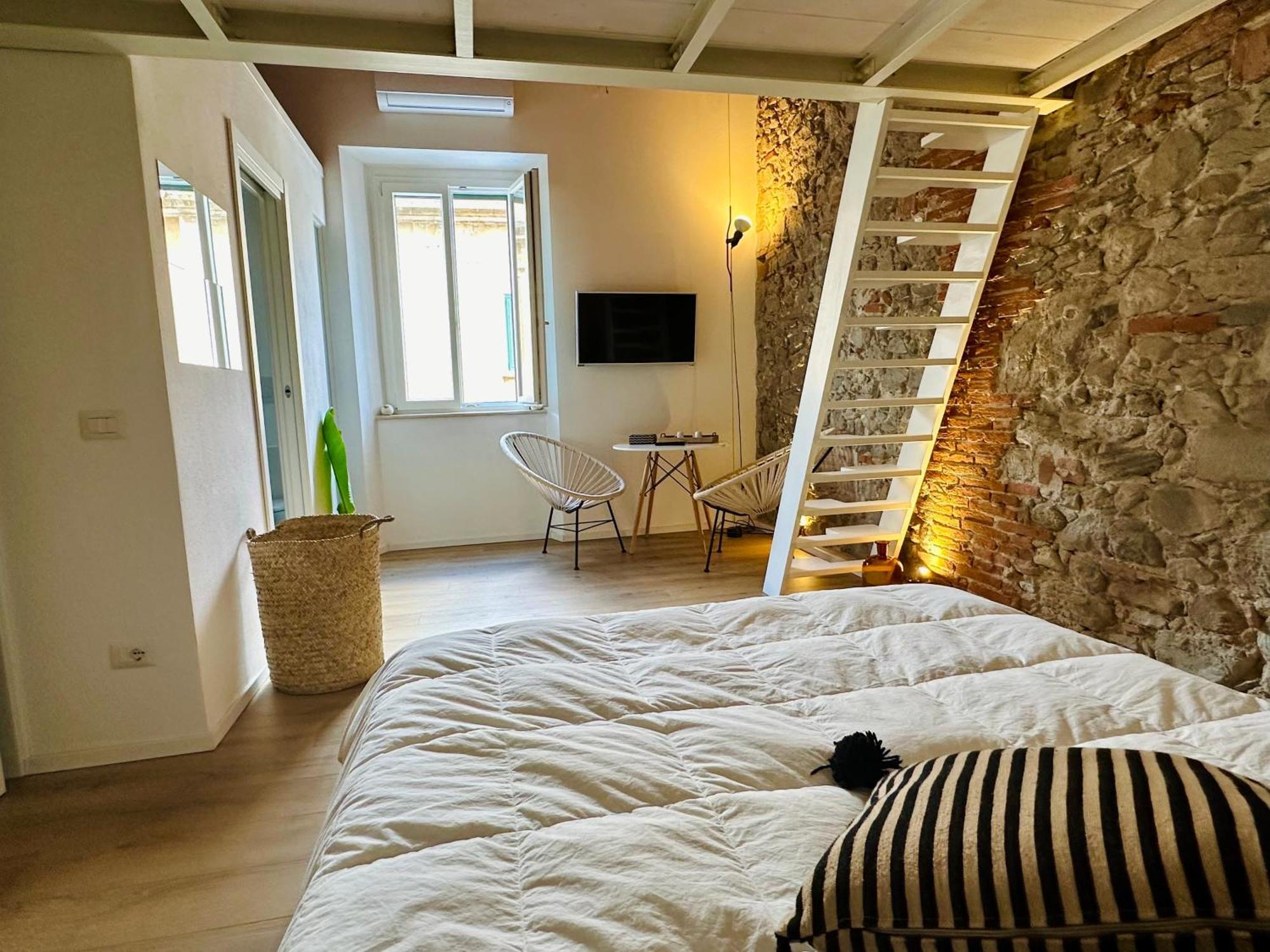 Civiconovantatre - New B&B San Vincenzo Exterior photo